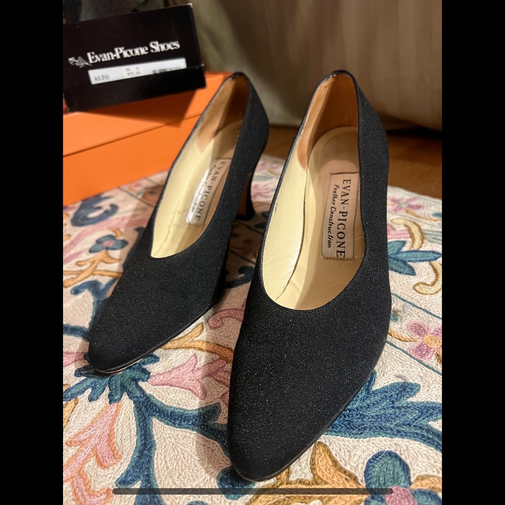 Evan Picone black crepe Alto pumps